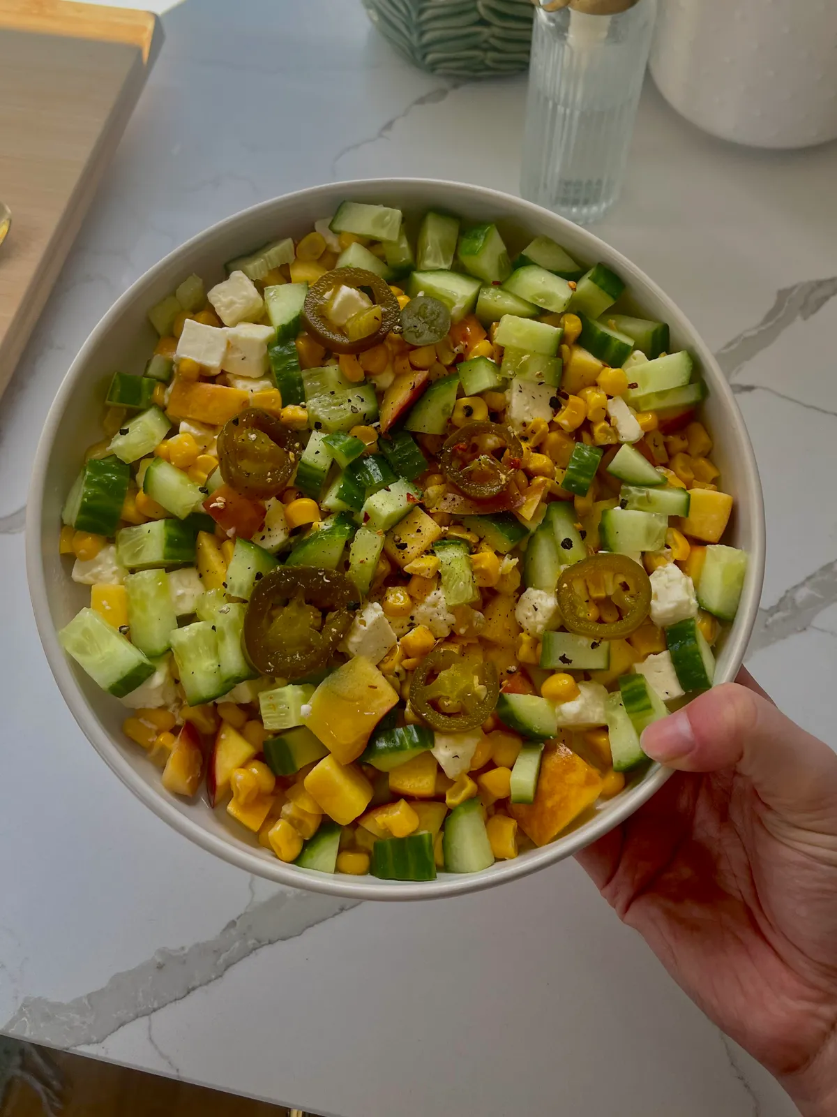 Mais-Nektarinen Salat mit Jalapeños