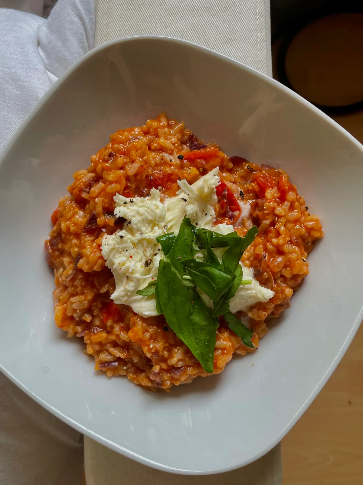Tomatenrisotto mit Burrata